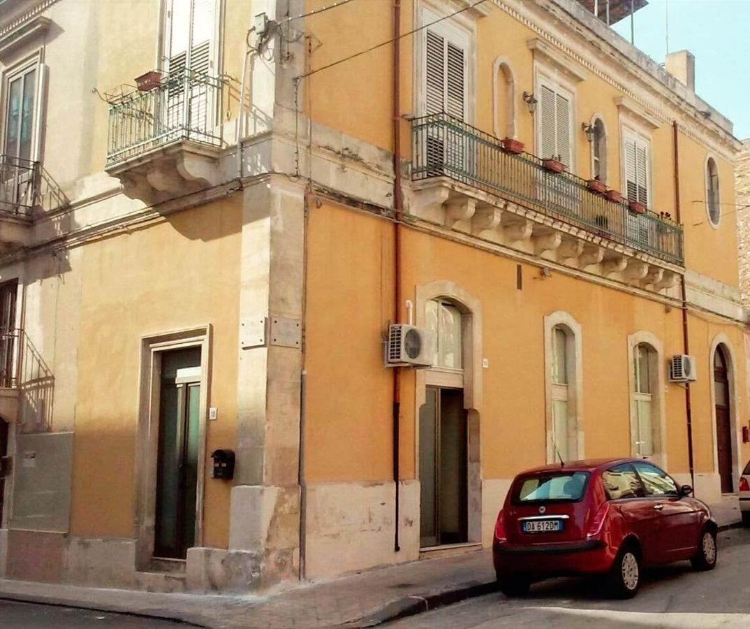 Вилла La Piccola Casa Di Angela Сиракузы Экстерьер фото